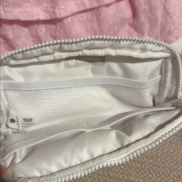 lululemon athletica White Crossbody Bag with Soft Texture and Zipper Closure - Picture 2 of 3